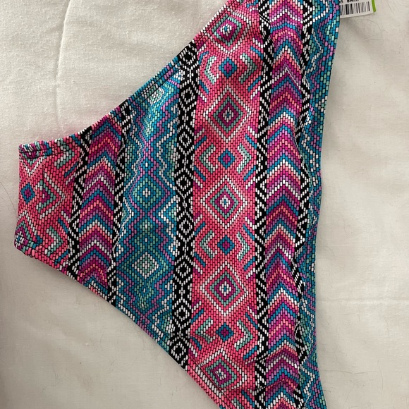 Bikini - Picture 2 of 4